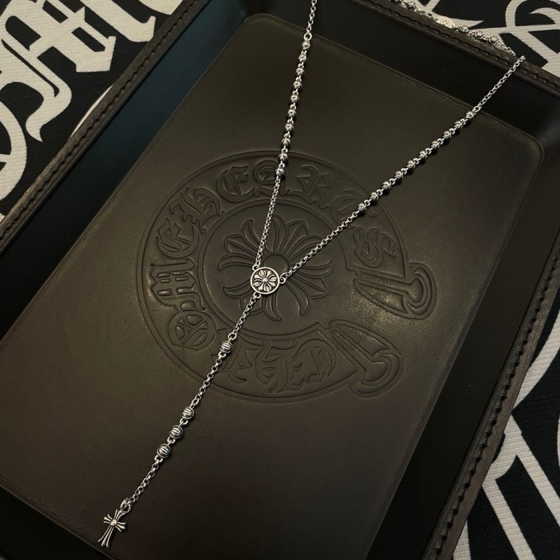 Ch*0me He**ts necklaces